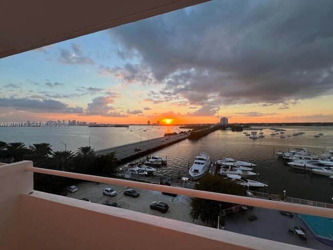 Photo - 7904 West Dr Unidad 705