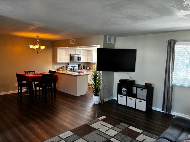 Building Photo - 6164 Antelope Villas Cir Unit 233