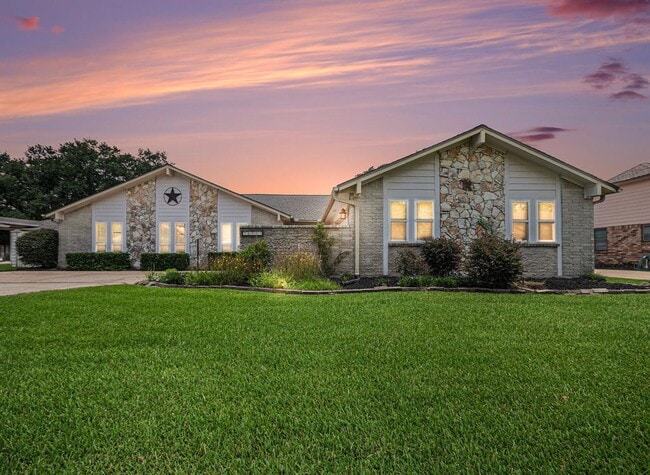 Photo - 16007 Brookvilla Dr House