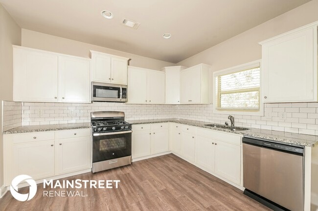 Photo - 747 Overlook Gln Dr