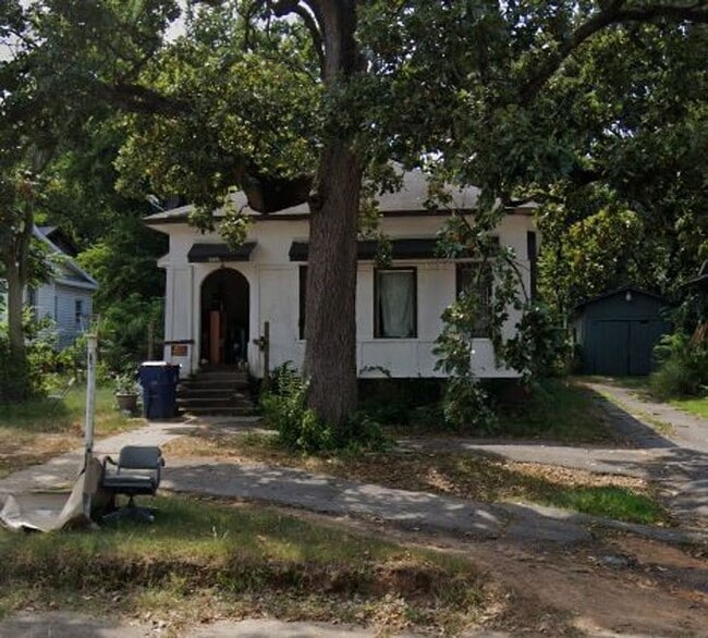 Building Photo - Freshly Updated 2 Bedroom House