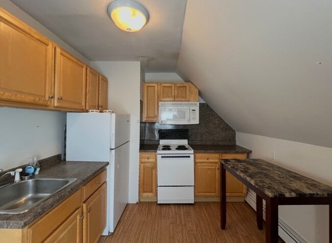 Building Photo - 45 Gardena St Unit 3