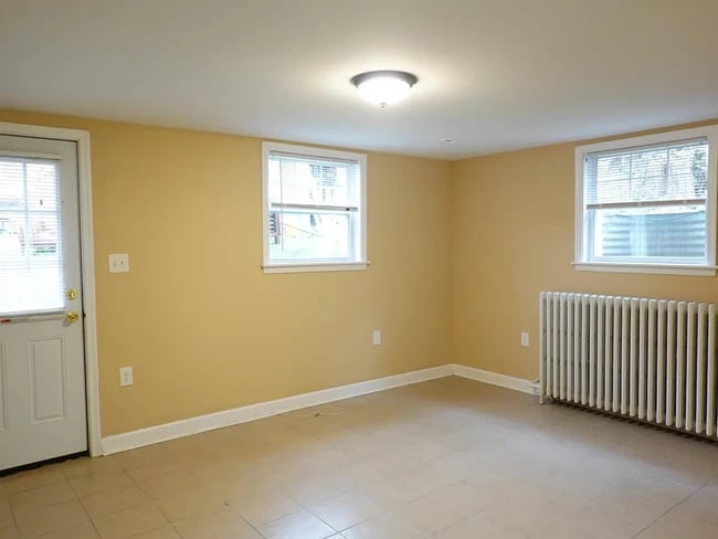 Building Photo - 910 Kennebec Ave Unit Apt 1