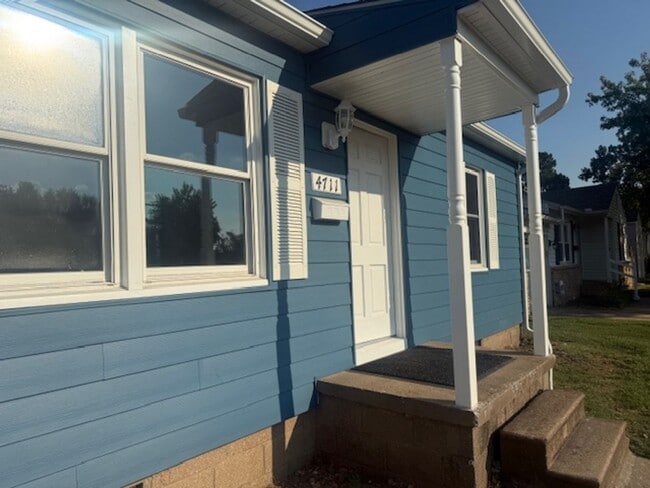 Photo - Welcome home to this adorable 2-bedroom bu...