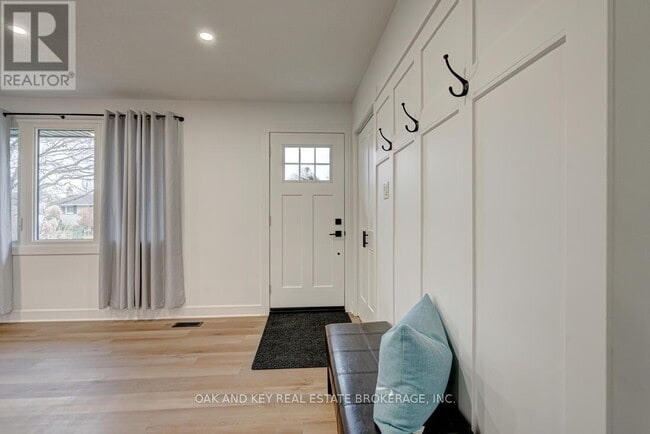 Photo - 13 Dunwich Dr