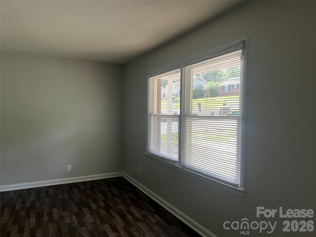 Photo - 430 Westham Ridge Rd