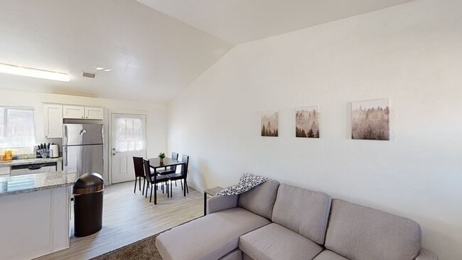 Photo - Ken-561 N 10th Pl. Show Low, AZ 85901 Unit 103