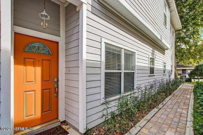 Photo - 821 6th Ave S