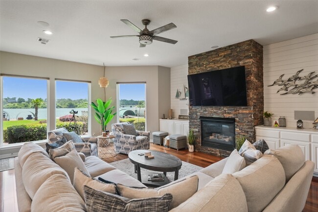 Photo - 127 W Palm Blvd