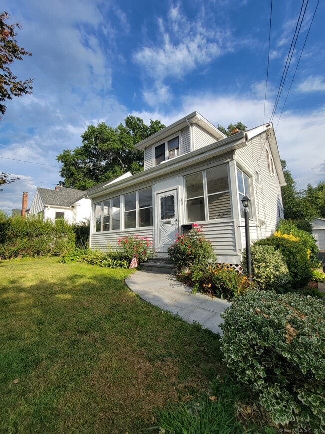 Building Photo - 43 Dartmouth Ave Rental