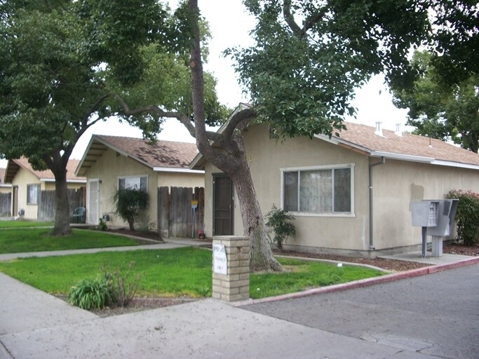 Photo - Silverado Apartments