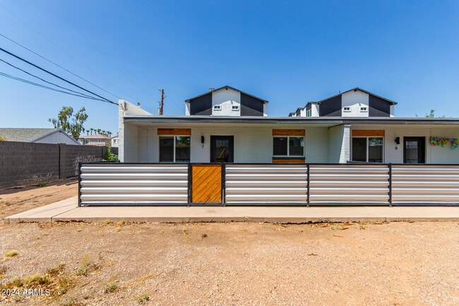 Photo - 3038 N 38th St Unit 7