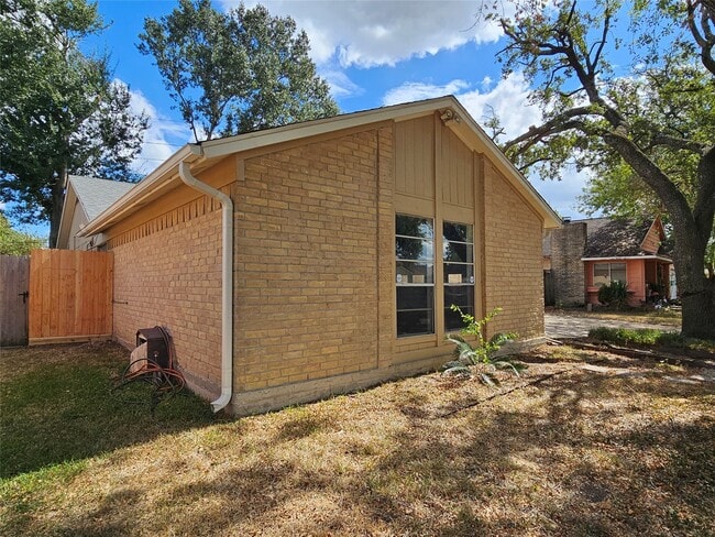 Photo - 8314 Streamside Dr