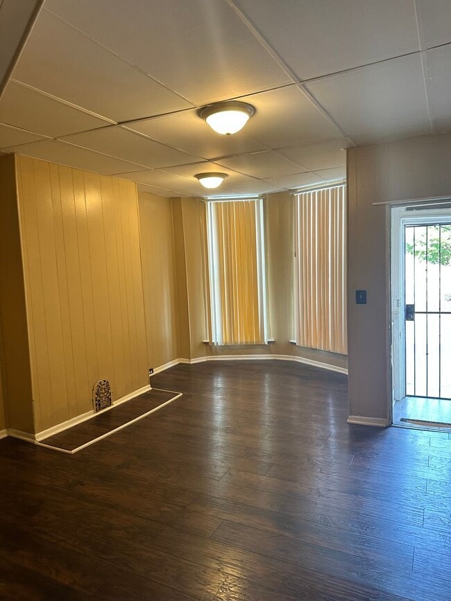 Photo - 1649 N Fulton Ave