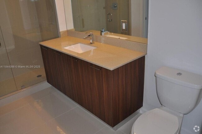 Building Photo - 5300 NW 85th Ave Rental
