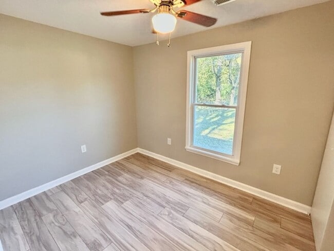 Photo - Fully Renovated 2 Bedroom Home in Prime Huntsville Location! AVAILABLE LATE JUNE!
