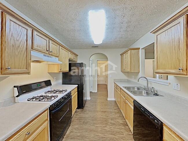 Photo - 1457 Buckingham Pl