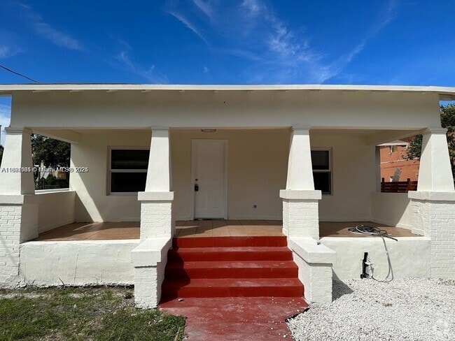 Building Photo - 729 SW 3rd St Rental