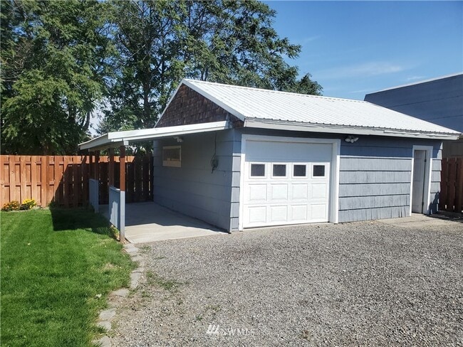 501 Grape Ave E