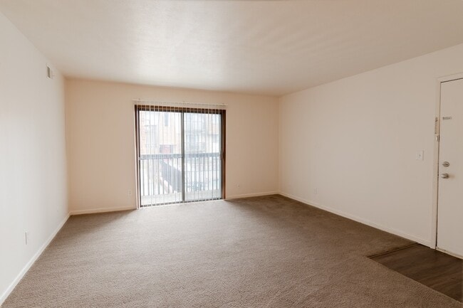 Living Area - Seminole