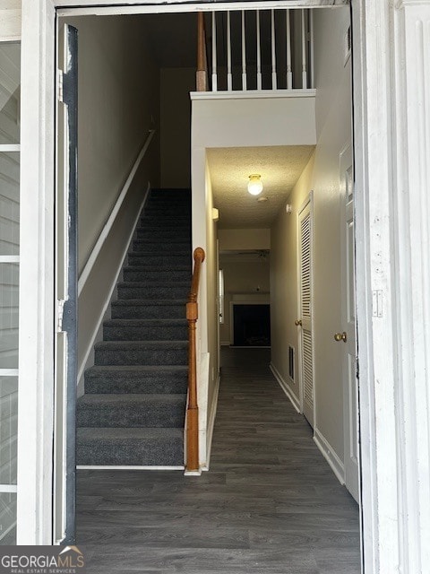 Photo - 5675 Hampton Ct