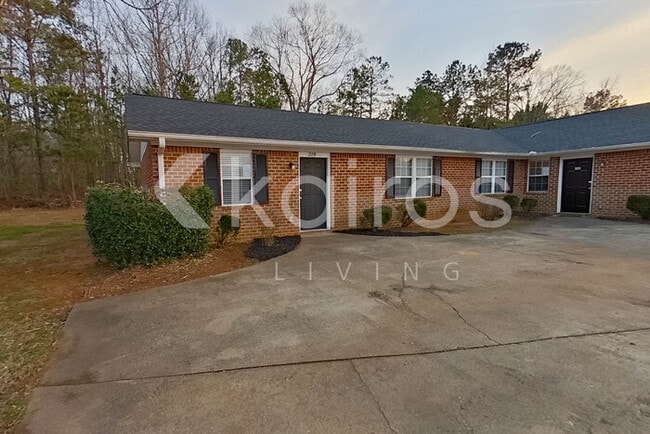 Photo - 218 Deer Pkwy