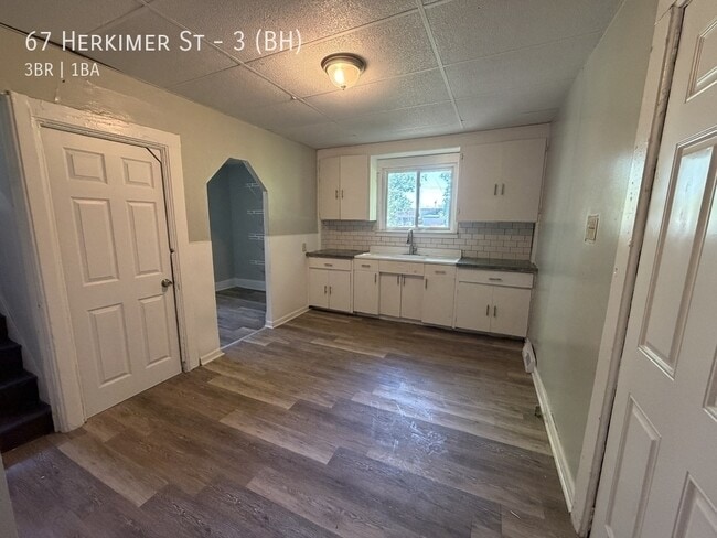 Building Photo - 67 Herkimer St Unit 3 (BH)