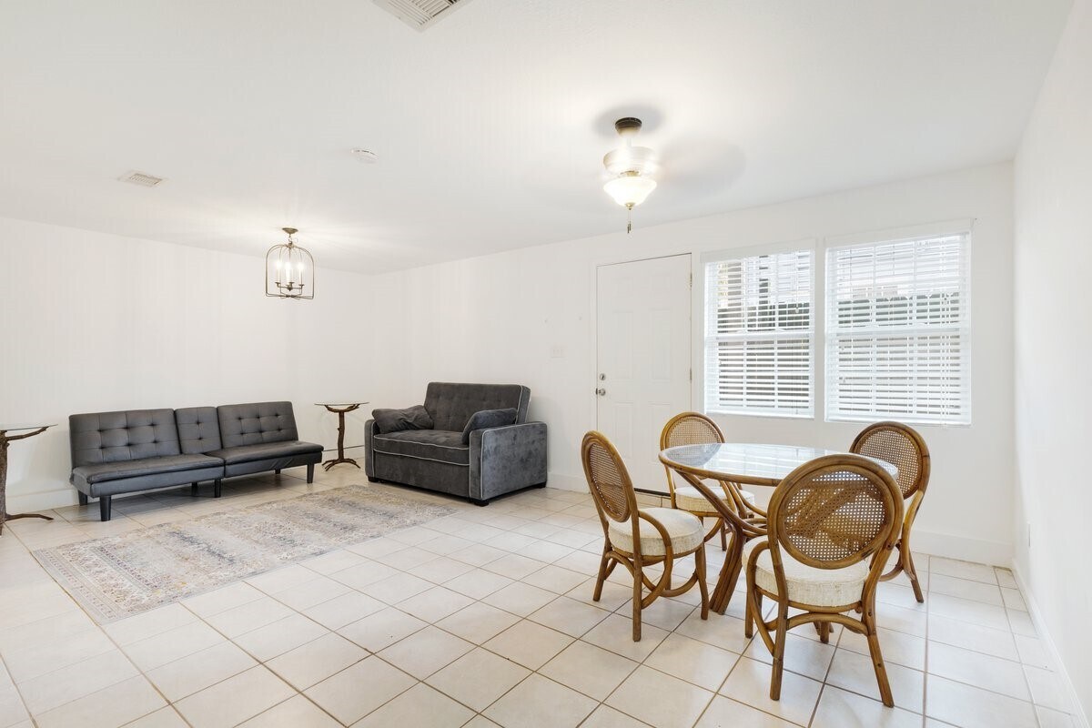 Photo - 1217 Market St