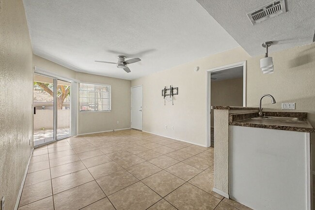 Photo - Condo in Cliffs Art North Mountain Community