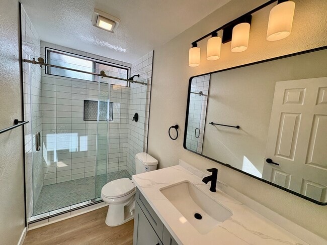 Photo - 6816 Hyde Park Dr