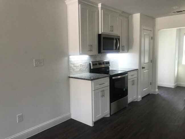 Photo - 904 N Bush Ave