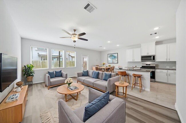 Photo - 7116 Elgin St