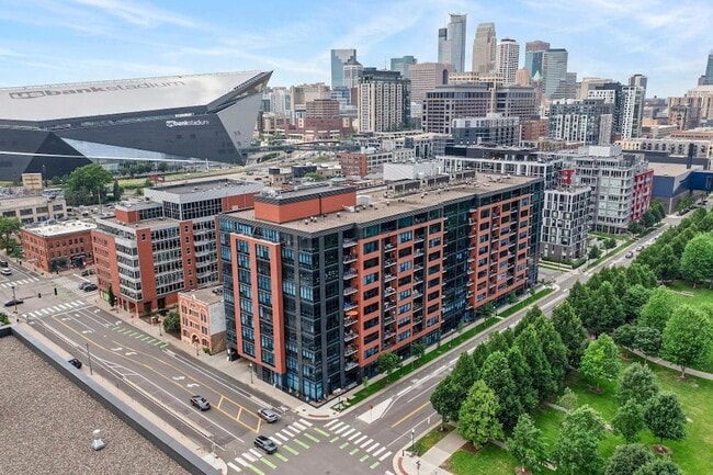 Photo - 215 10th Ave S