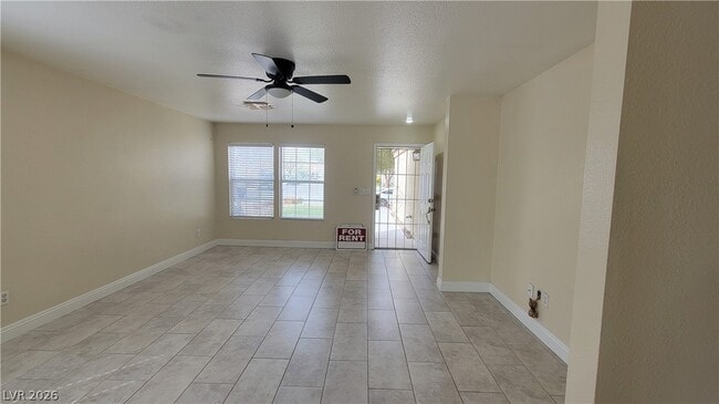 Photo - 721 Hitchen Post Dr