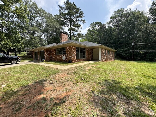 Building Photo - 909 Riverbend Annex Rental