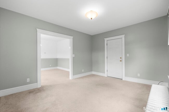 Photo - 139 Richards St