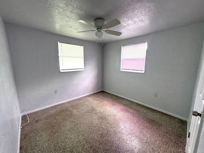 Photo - 321 9th St Dr W Unidad 319 B