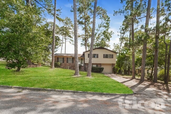 Building Photo - 2010 Flintwood Dr Rental