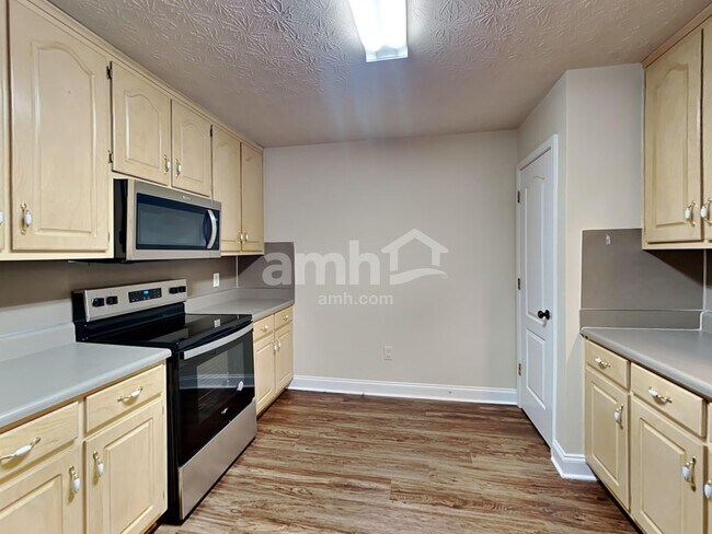 Photo - 747 Evergreen Dr