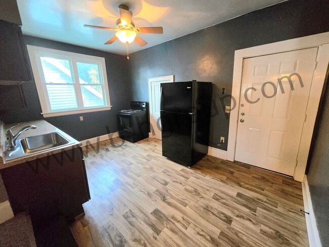 Photo - 405 61st St Unit Apt 3