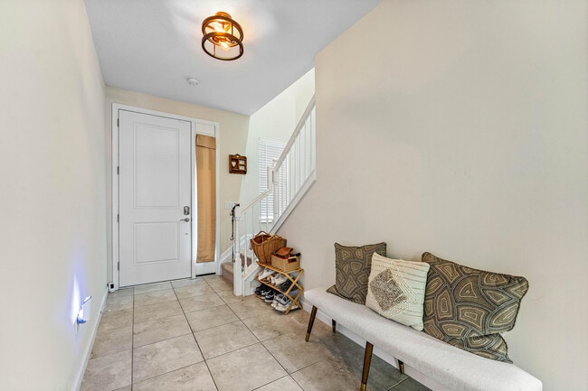 Photo - 16280 Oakview Dr