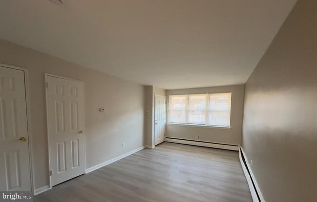 Photo - 6350 Edmund St