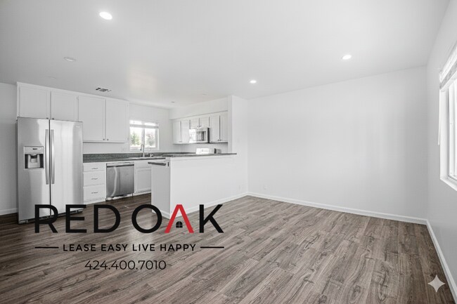 Building Photo - 11218 Oxnard St Unit 3