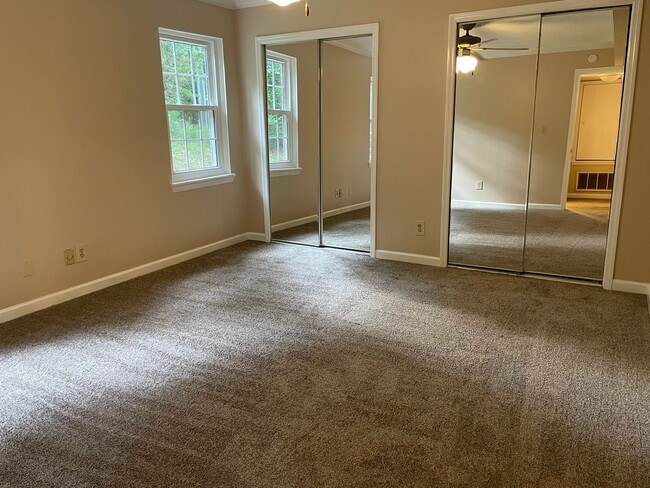 Building Photo - 2044 Montreat Cir Unit 2044 A Montreat Circle Rental