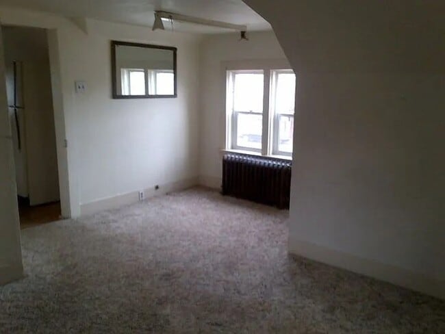 Building Photo - 320 S 31st St Unit 318