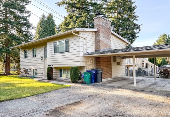 Immaculate Kirkland Split-Level with Stunn... - Immaculate Kirkland Split-Level with Stunn... Casa