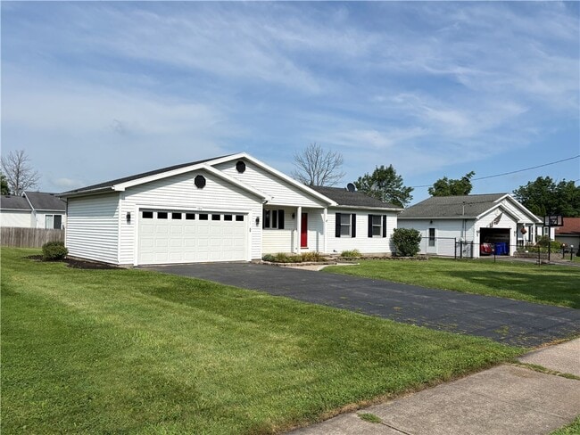 Photo - 195 Island Cottage Rd