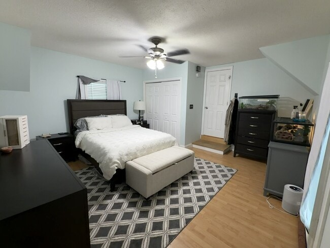 659 Pleasant St Unit 2nd Floor (unit 2 of 2)