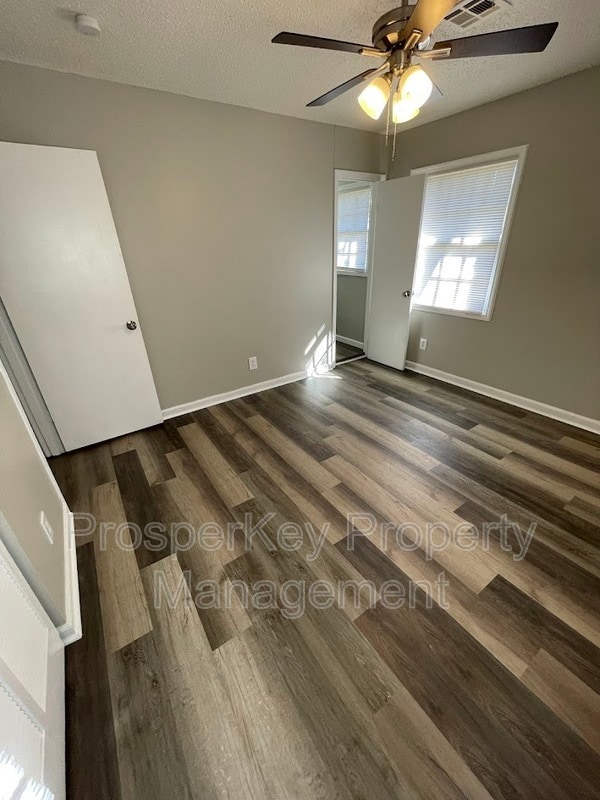 Photo - 322 Upton Rd