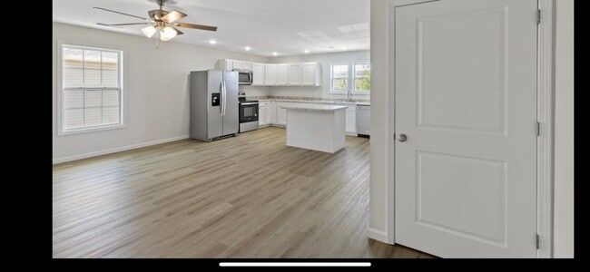 Photo - 275 Broadway St Unidad A